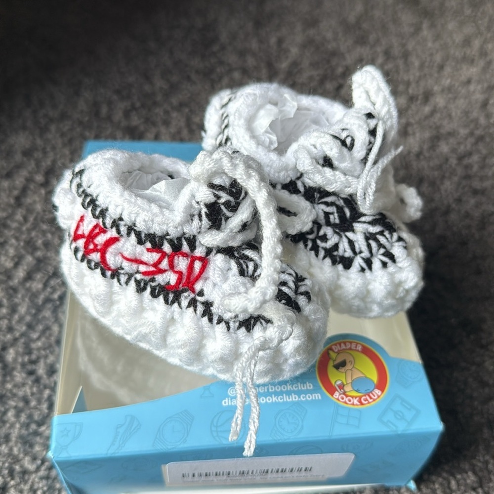 Yeezy Baby Crochet Booties - 350 V2 Zebra White and Black